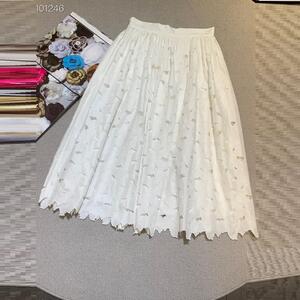VALENTINO バレンチノ タンニング フラワー 刺繍 スカートで CVLT0027