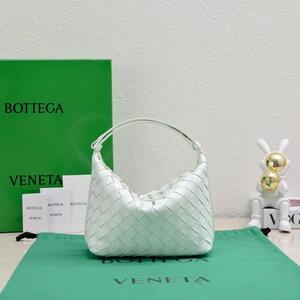 BOTTEGA VENETA ボッテガ・ヴェネタ バッグ BBTGA0082