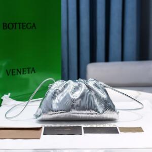 BOTTEGA VENETA ボッテガ・ヴェネタ バッグ BBTGA0056